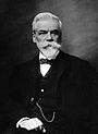 https://upload.wikimedia.org/wikipedia/commons/thumb/0/01/Ernest_Solvay_1900s.jpg/90px-Ernest_Solvay_1900s.jpg